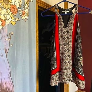 Sleeveless top with a print in a Medium